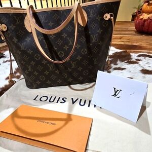 🌿authentic Louis Vuitton neverfull mm tote and pouchette.  Includes dust bag